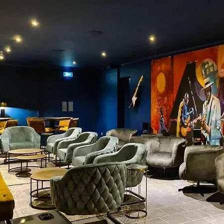 In With Private Garden Villa Lanzac