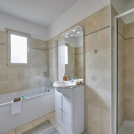 In With Private Garden Villa