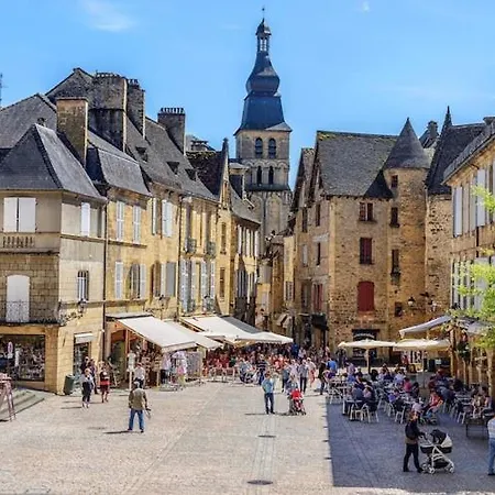 Villa In With Private Garden