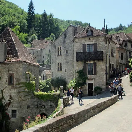 Villa In With Private Garden Lanzac