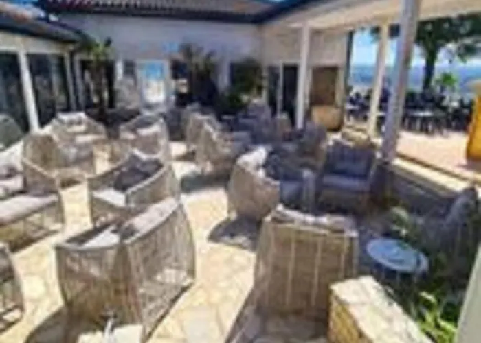 Βίλα In With Private Garden *