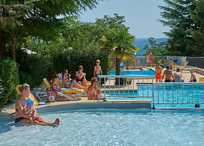 In With Private Garden Villa *