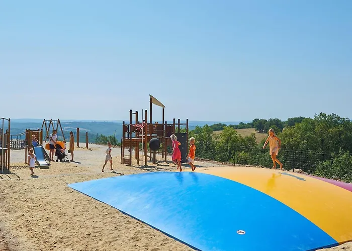 Βίλα In With Private Garden *